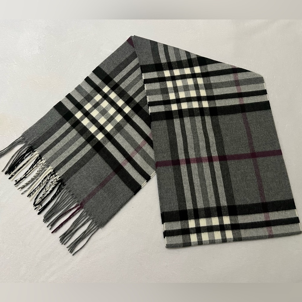Gray Plaid Scarf with Fringe